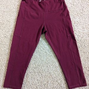 Large - Iuga High Waisted Yoga Pants - Capri - New Condition